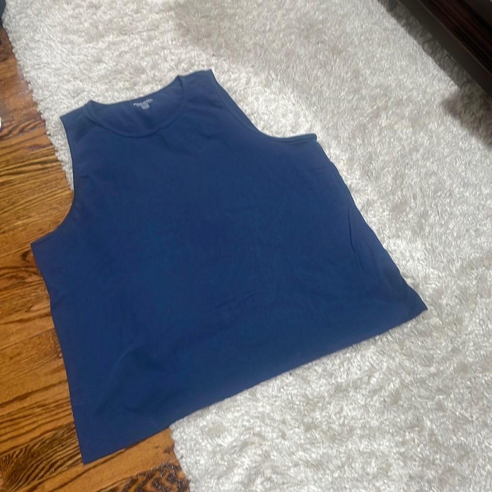 Amazon Essentials Men’s tank Size XL Color Blue